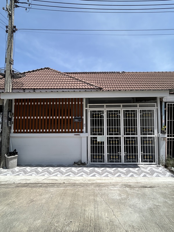 ทาวน์เฮ้าส์ รีโนเวทใหม่ ให้เช่า ม.นิราวิลล์ ฝั่งตรงข้าม สวนอุตสาหกรรม จงสถิตย์ ใกล้ซอย บางบอน 5 โทร 0935109099